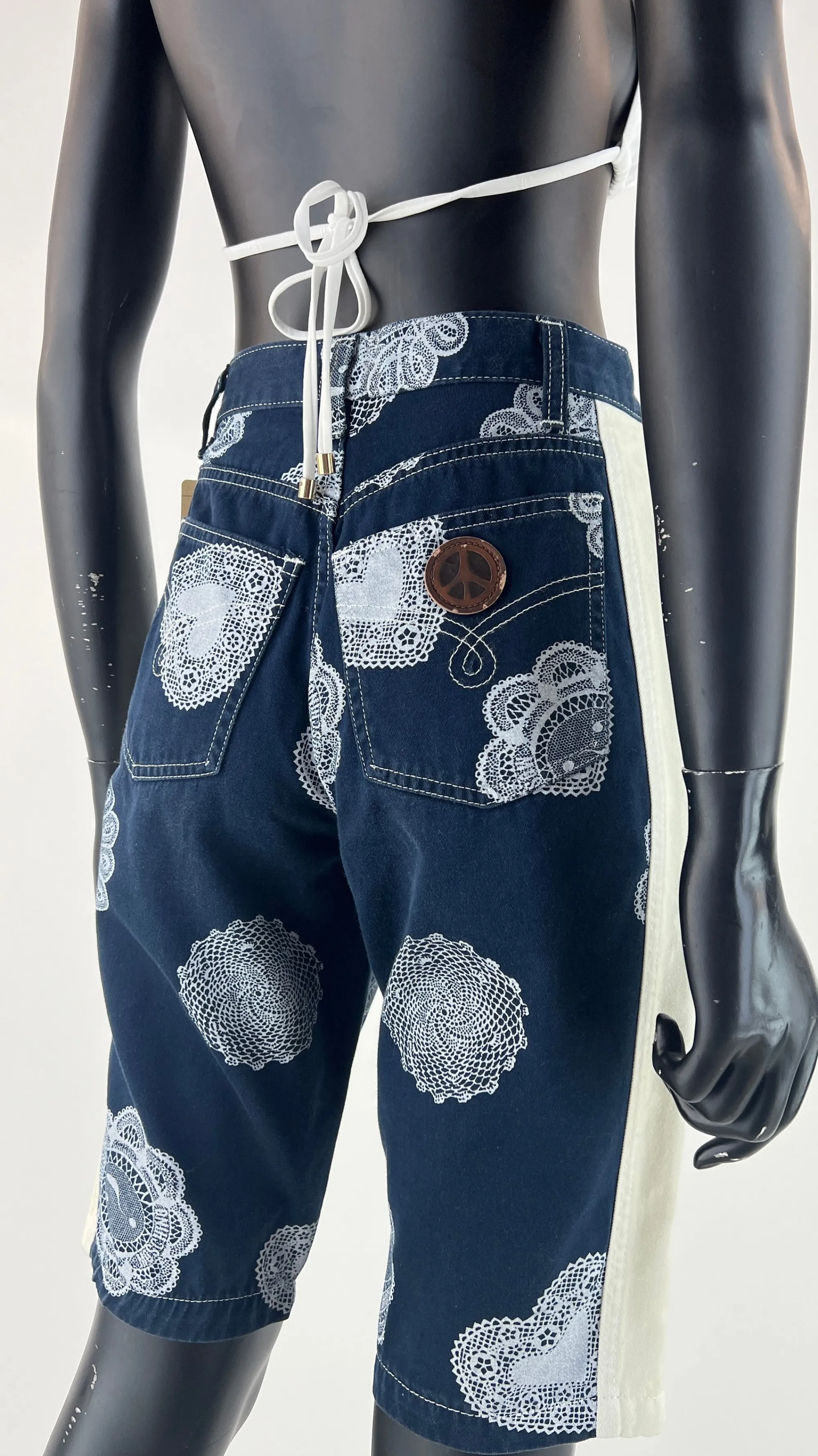 Donna MOSCHINO JEANS Pantaloni E Shorts | Fantasie>Bermuda vintage fantasia centrini