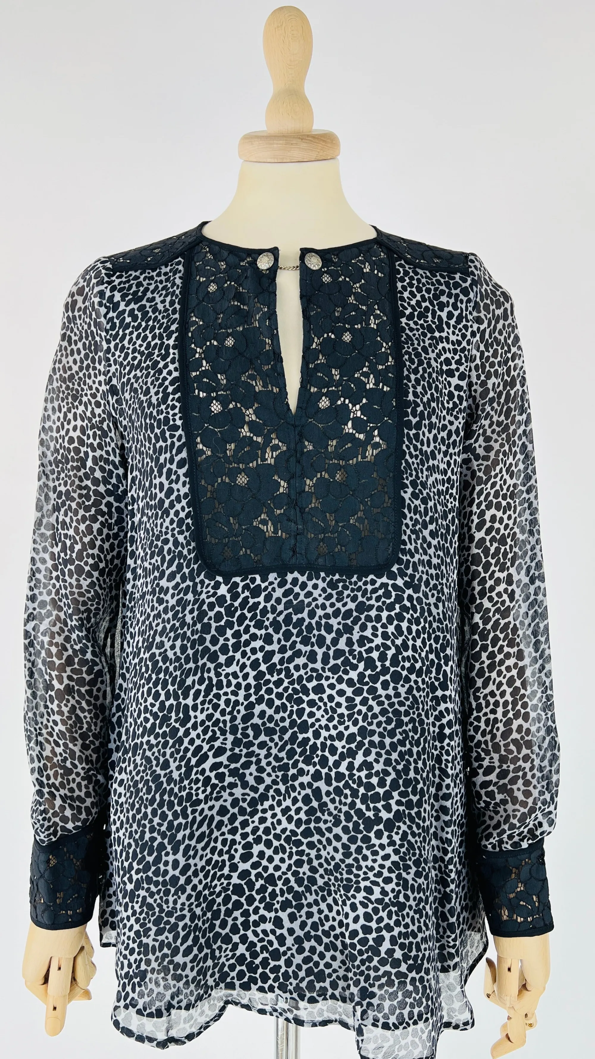 Donna Jo No Fui Camicie | Bianco/nero/grigio>Camicia animalier con dettagli pizzo