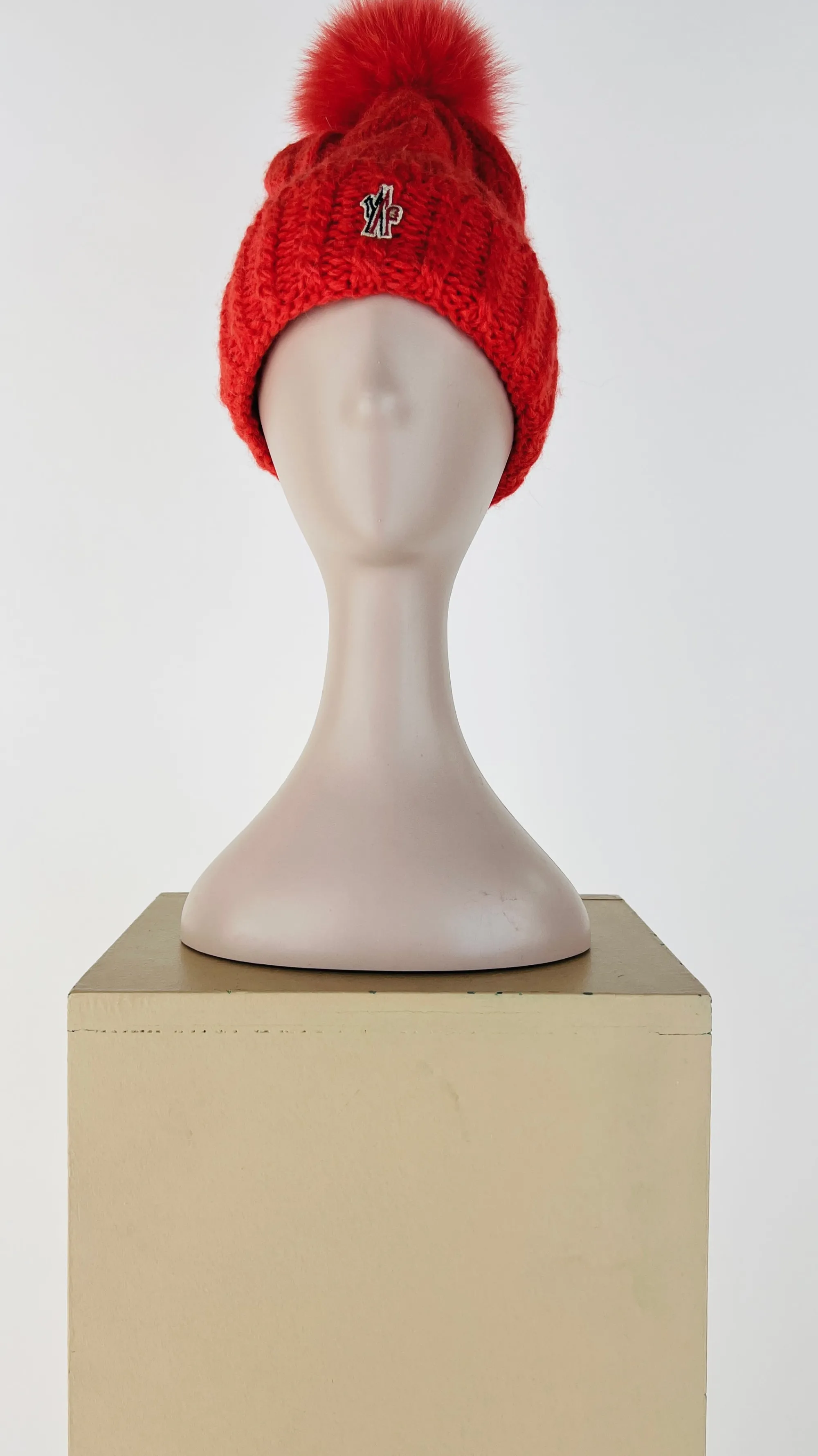 Moncler Sciarpe E Cappelli>Cappello a trecce con pompon