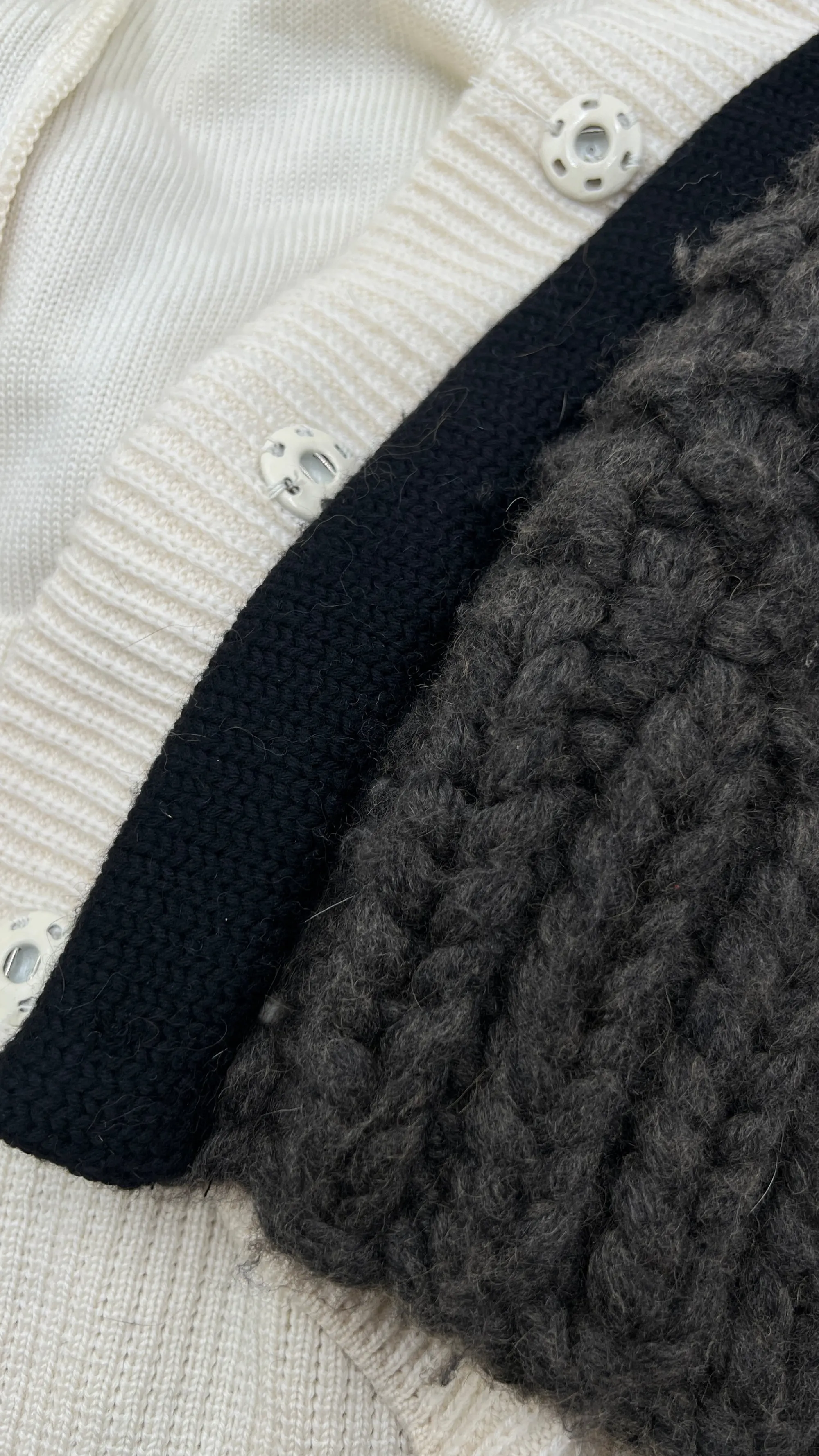 Donna Philosophy Cappotti, Trench, Soprabiti | Bianco/nero/grigio>Cappotto color block in maglia