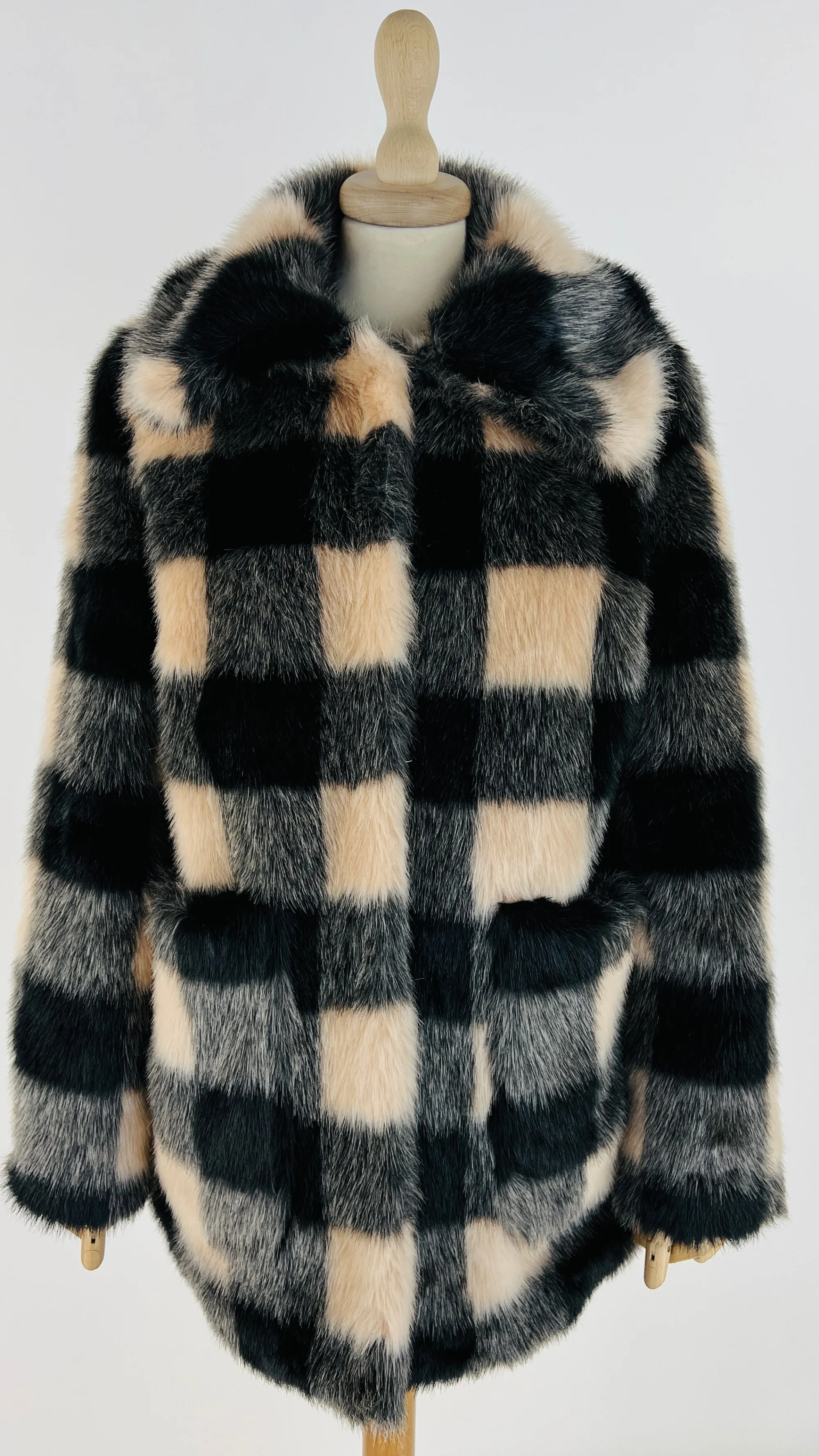 Donna Jakke. Cappotti, Trench, Soprabiti | Fantasie>Cappotto faux fur a quadri