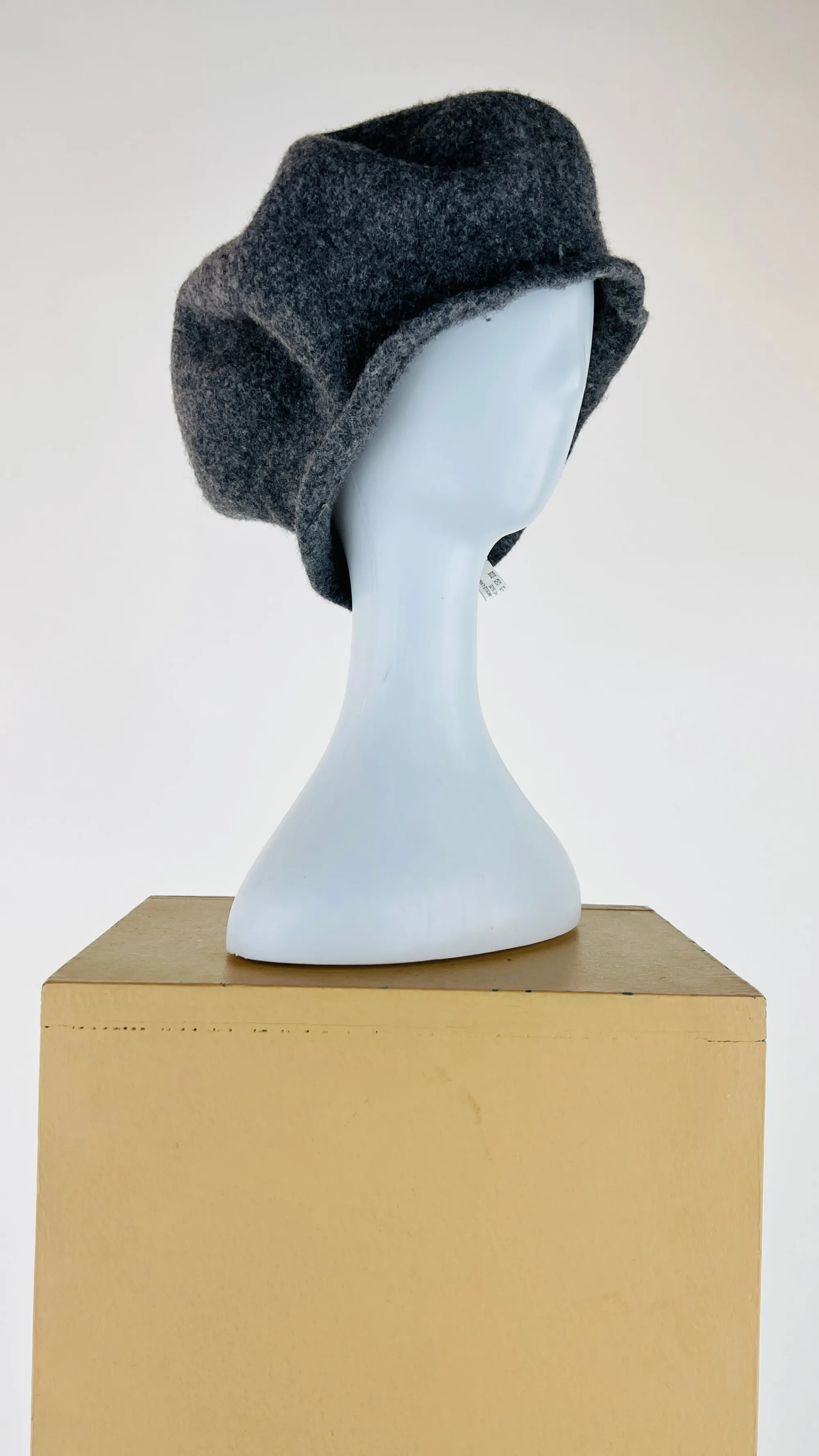 Donna Unsigned Sciarpe E Cappelli | Bianco/nero/grigio>Coppola in lana