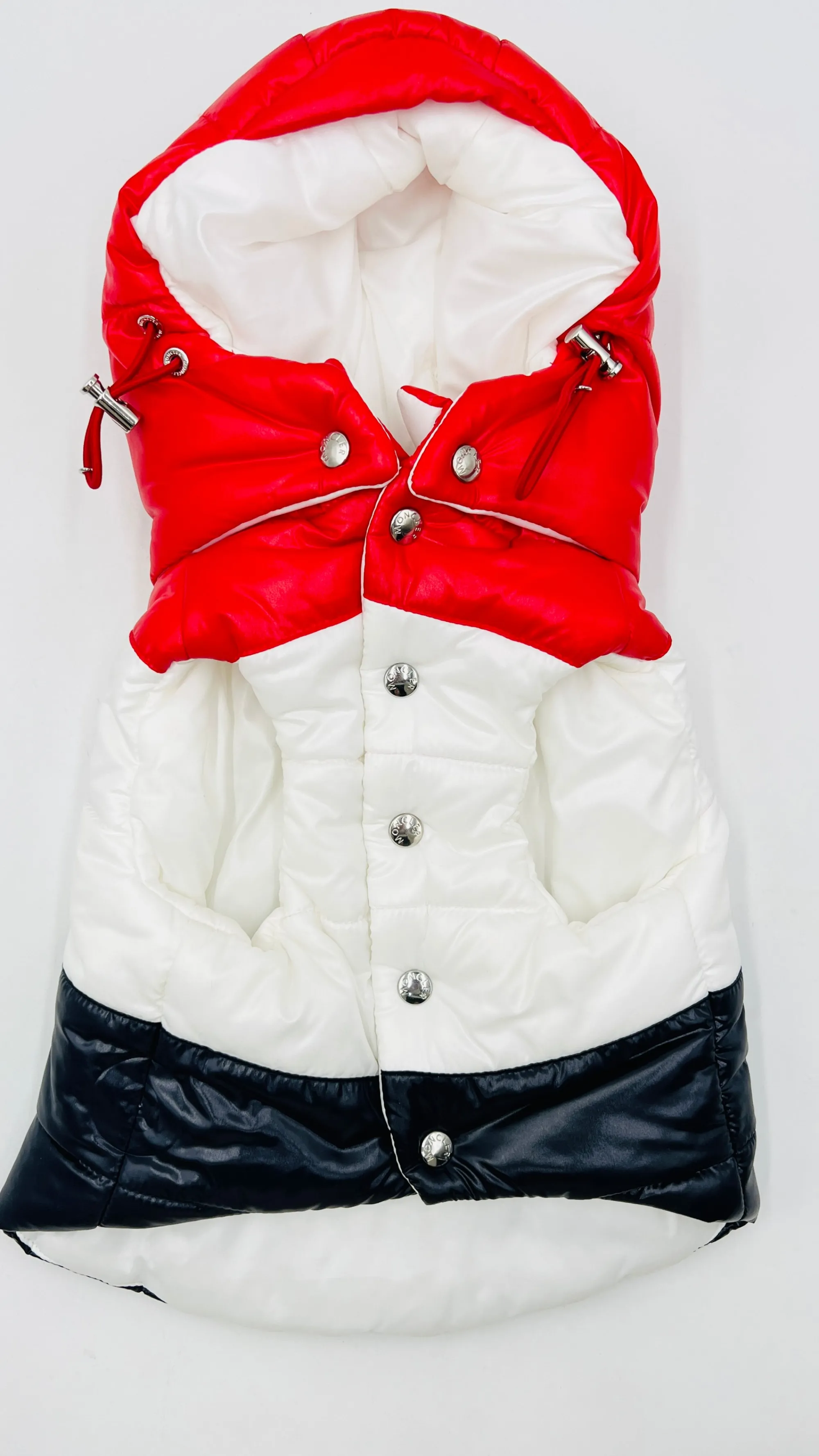 Moncler u0026 Poldo Dog Couture Altri Accessori>Gilet con cappuccio per cani tricolore