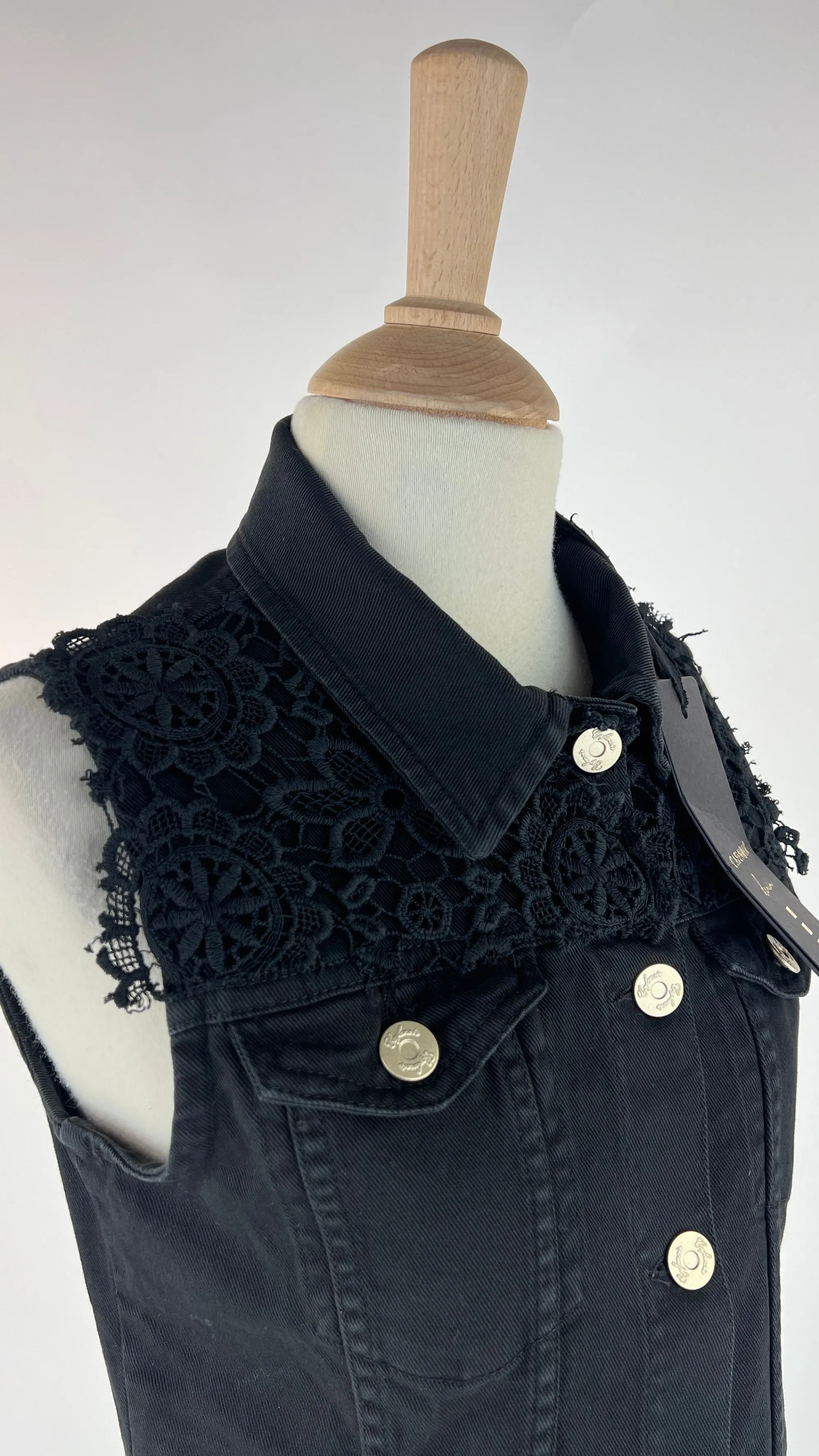 Donna Cafe Noir Cappotti, Trench, Soprabiti | Giacche&piumini>Gilet inserto pizzo con cartellino