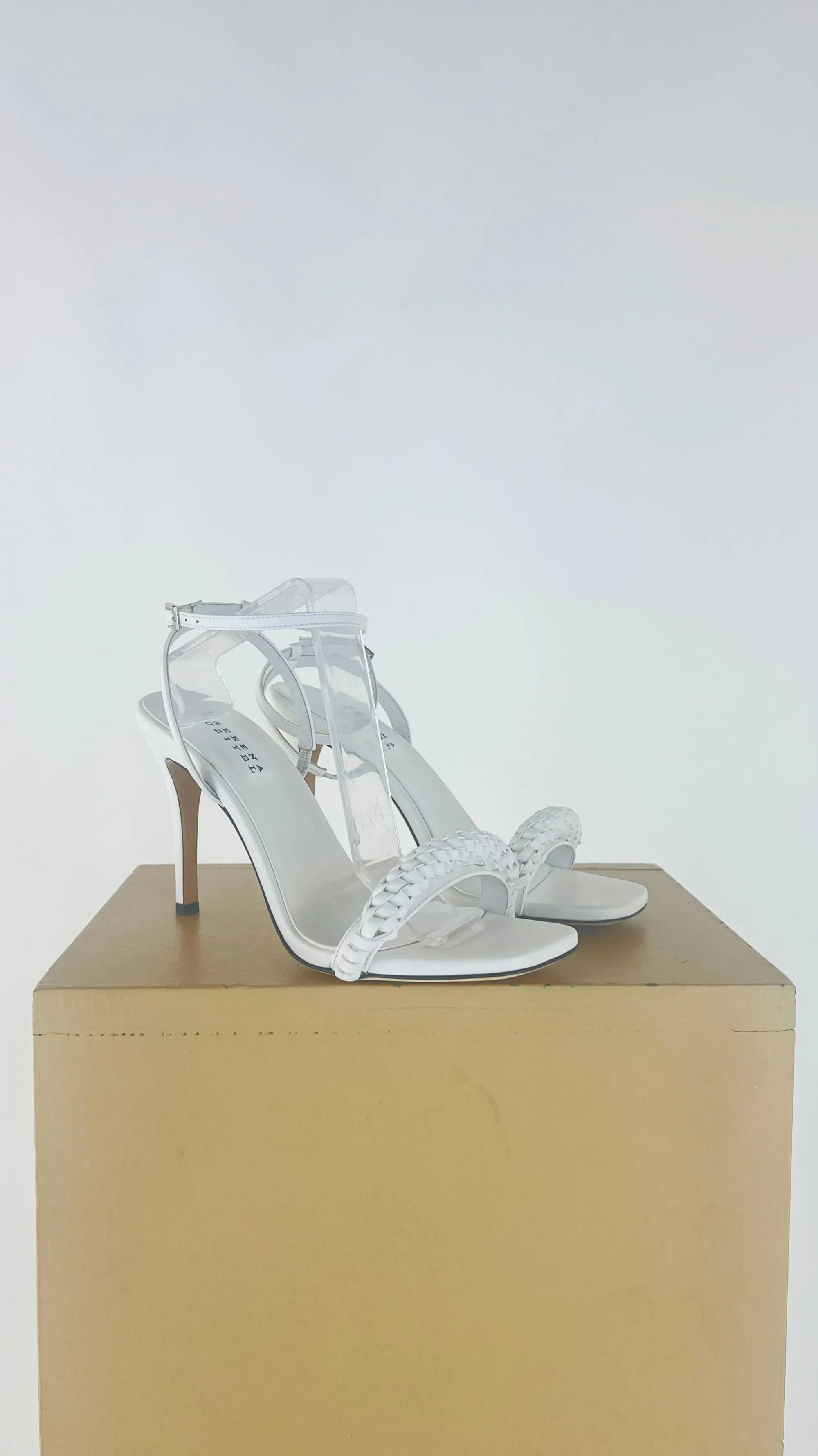 Donna SERENA uziyel Scarpe | Bianco/nero/grigio>Sandali con dettaglio intrecciato