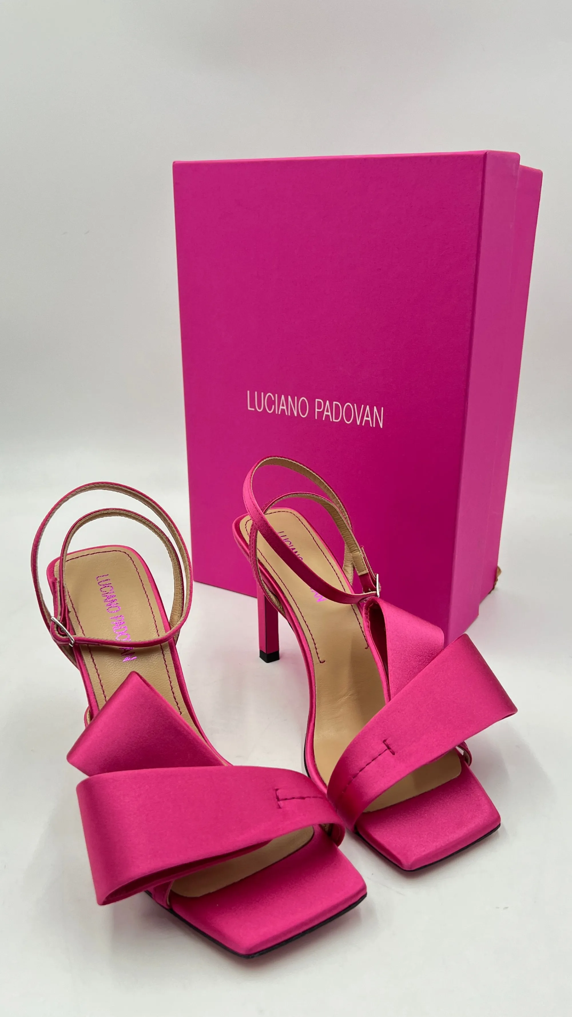 Donna Luciano Padovan Scarpe | Rosso/rosa/viola>Sandali "Nora" in raso fucsia con box