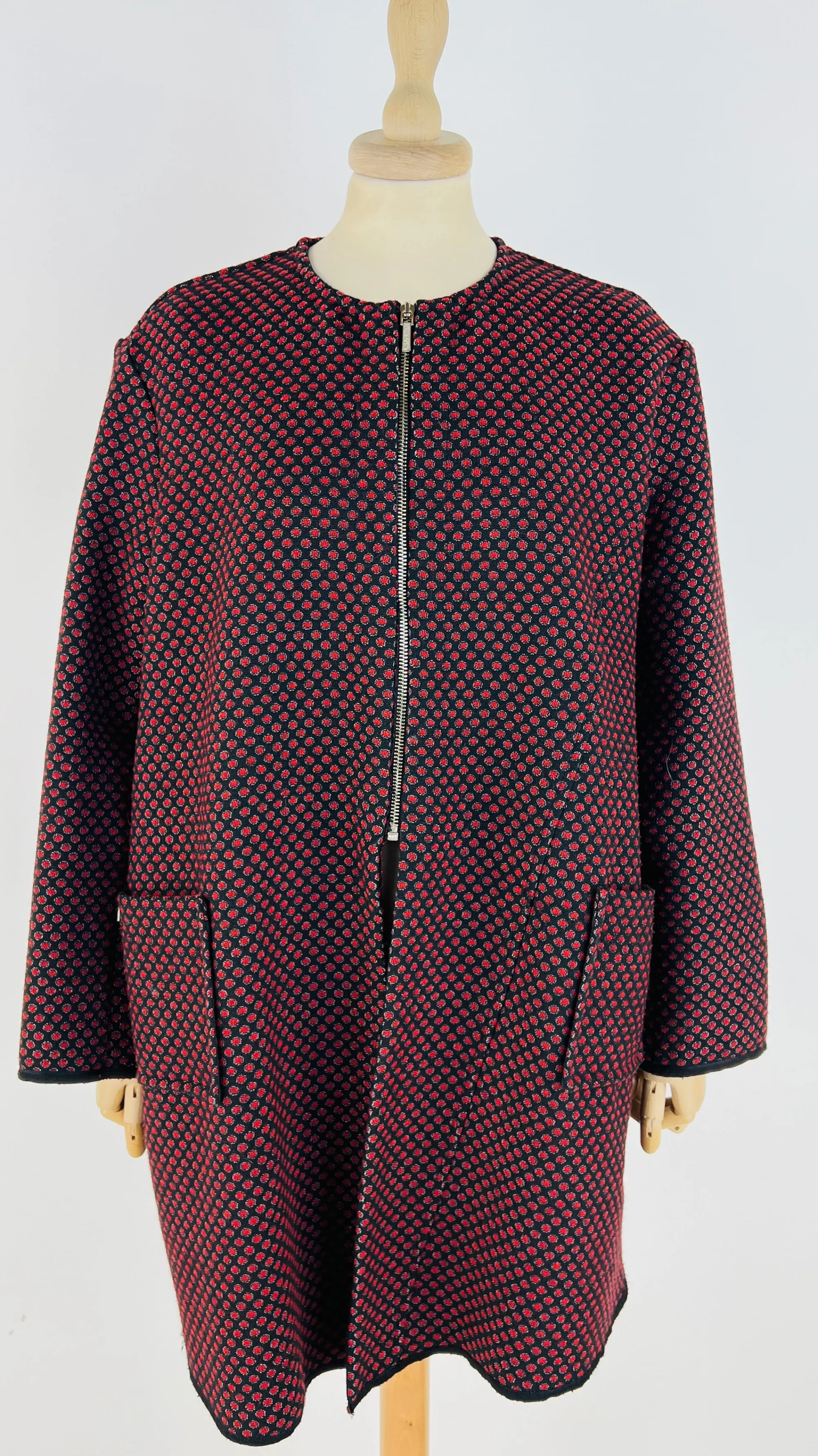 Donna MANILA GRACE Cappotti, Trench, Soprabiti | Rosso/rosa/viola>Soprabito jacquard a pois con zip