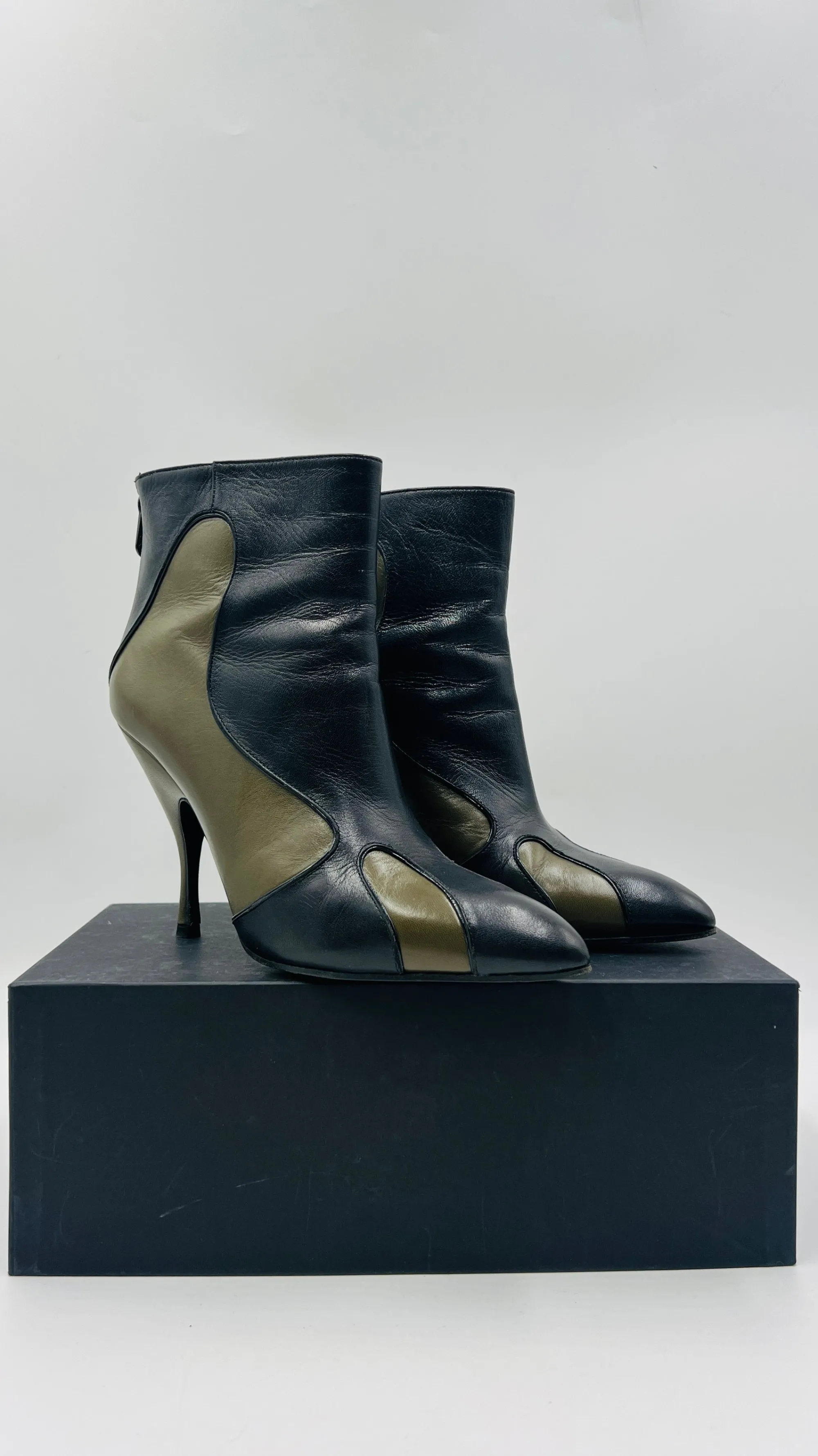BOTTEGA VENETA Scarpe>Stivaletti color block a punta