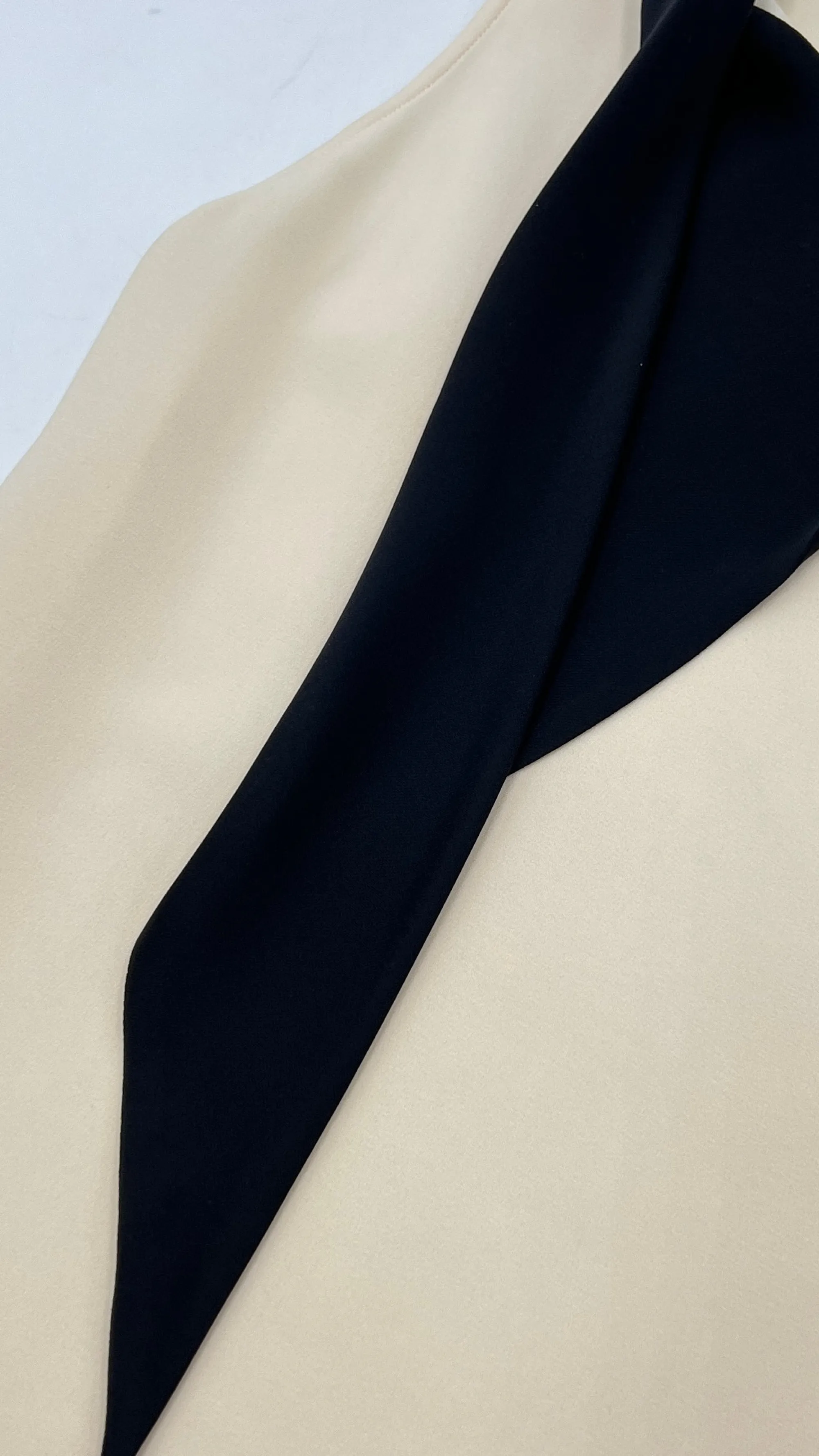 Donna GIORGIO ARMANI Tops E Smanicati | Bianco/nero/grigio>Top bicolor colletto a punta